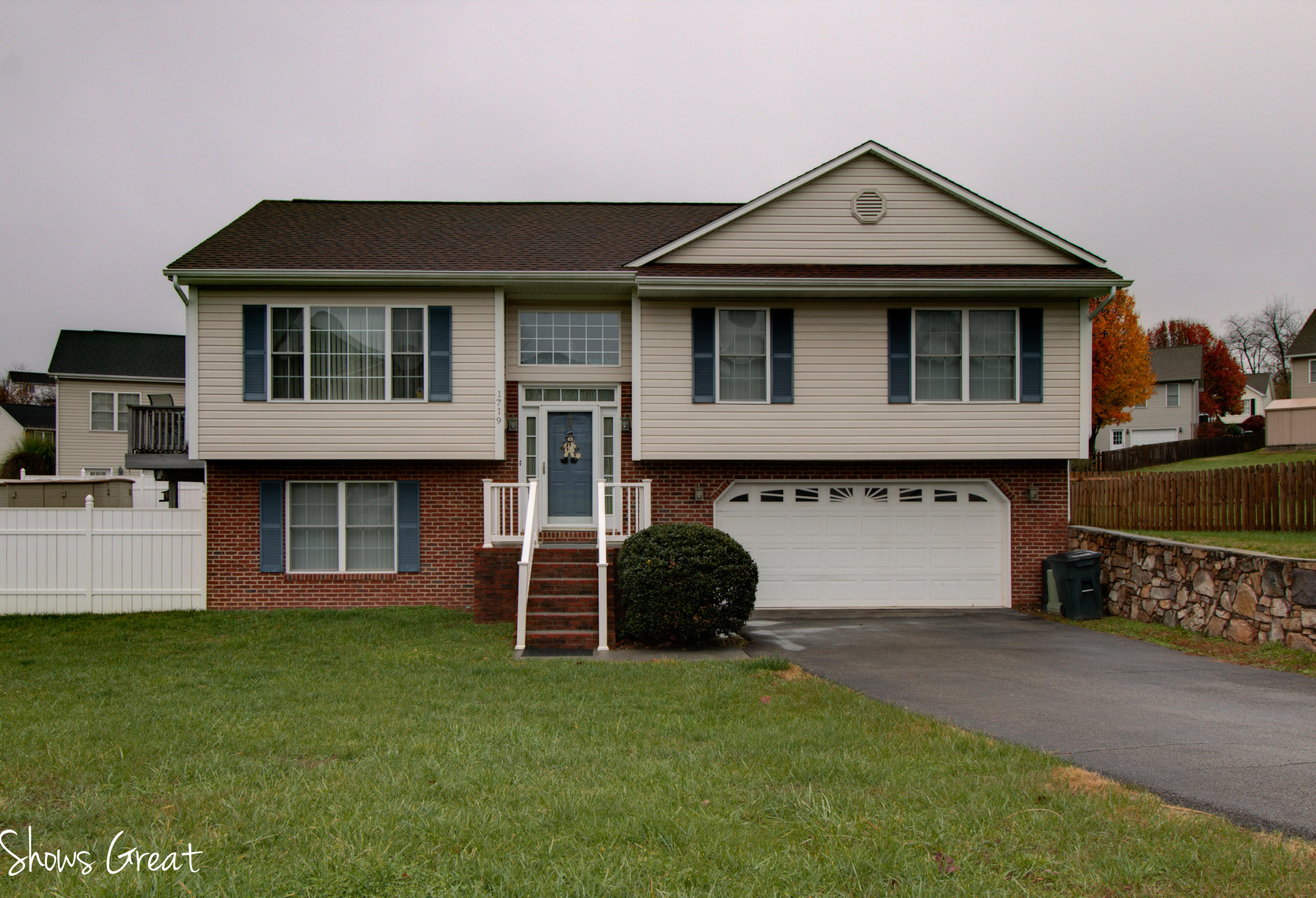 1719 Meadows Road Vinton, VA 24179 - Photo 1 of 34 _MG_9235_6_7