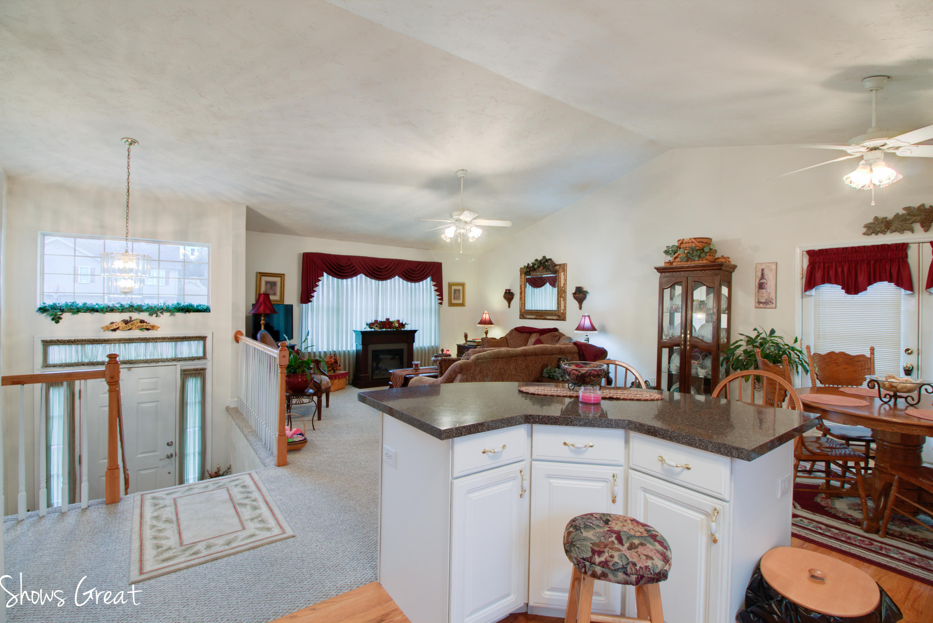 1719 Meadows Road Vinton, VA 24179 - Photo 10 of 34 _MG_9190_1_2