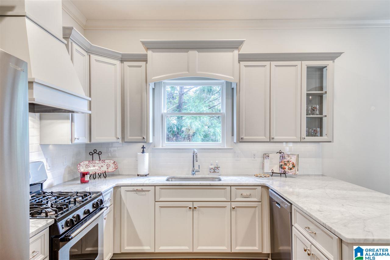 127 East Hawthorne Road Birmingham, AL 35209 - Photo 10 of 32
