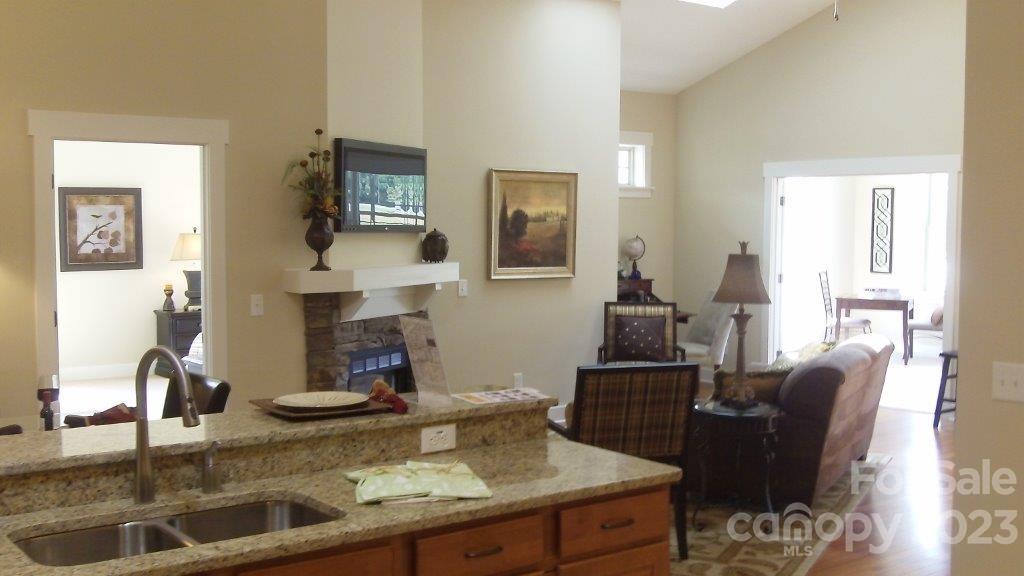 14 Brookstone Place, Unit R4 Candler, NC 28715 - Photo 11 of 23 Gallery Image 11