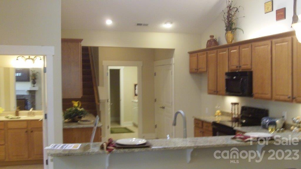 14 Brookstone Place, Unit R4 Candler, NC 28715 - Photo 4 of 23 Gallery Image 4