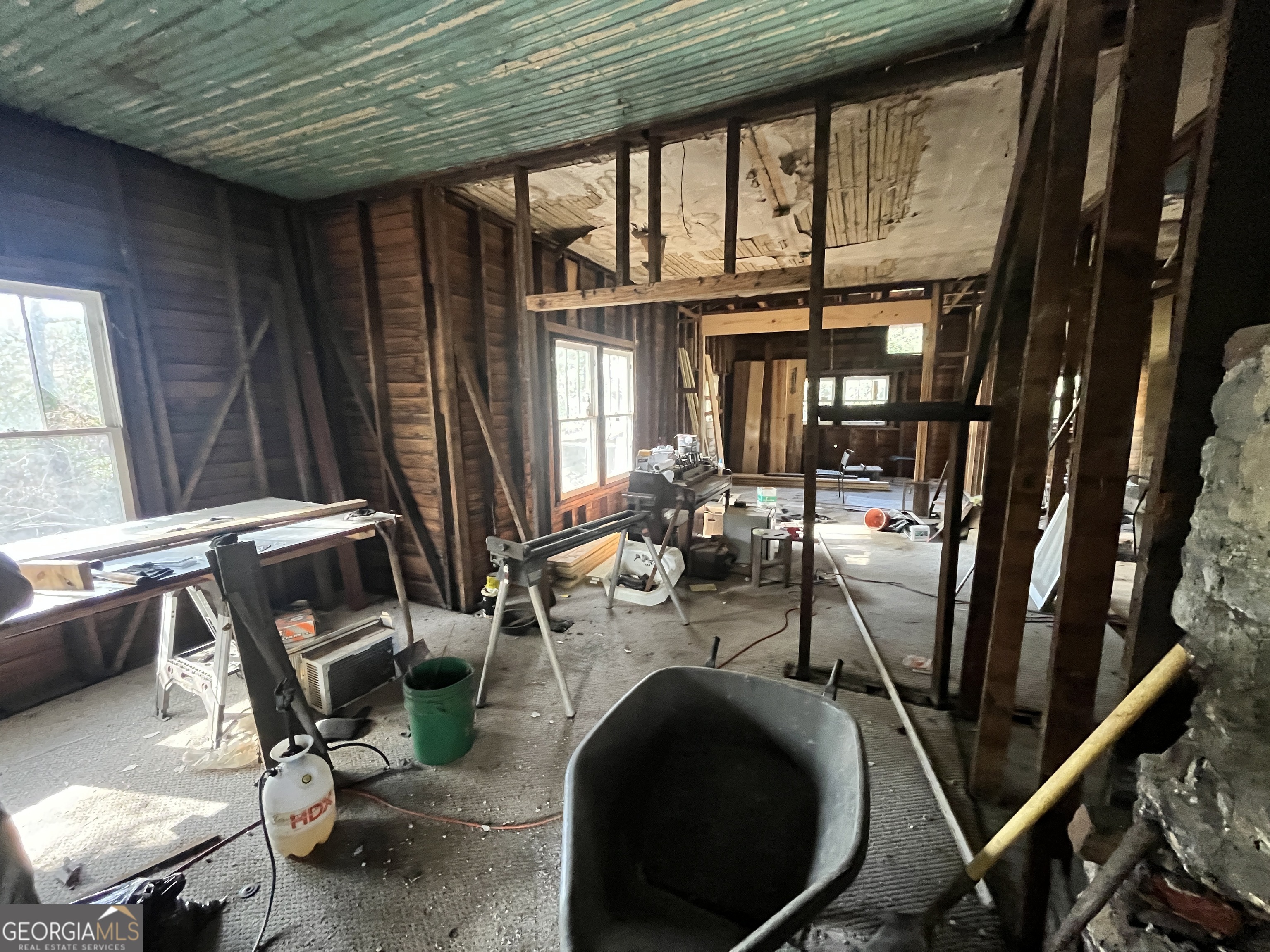 730 Glass Street Northwest Atlanta, GA 30318 - Photo 19 of 50 a view of a room with gym equipment