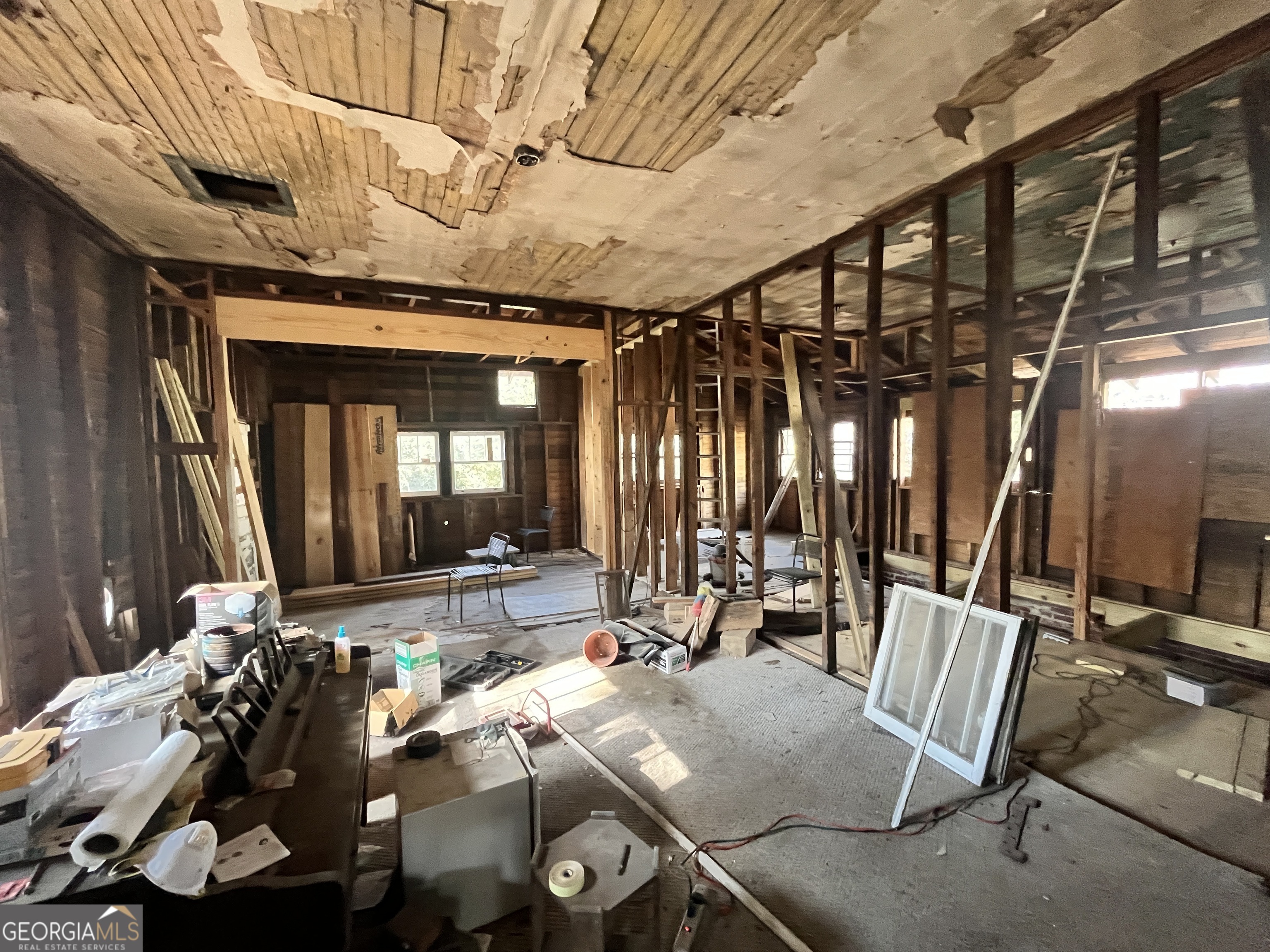 730 Glass Street Northwest Atlanta, GA 30318 - Photo 20 of 50 a view of a room with gym equipment