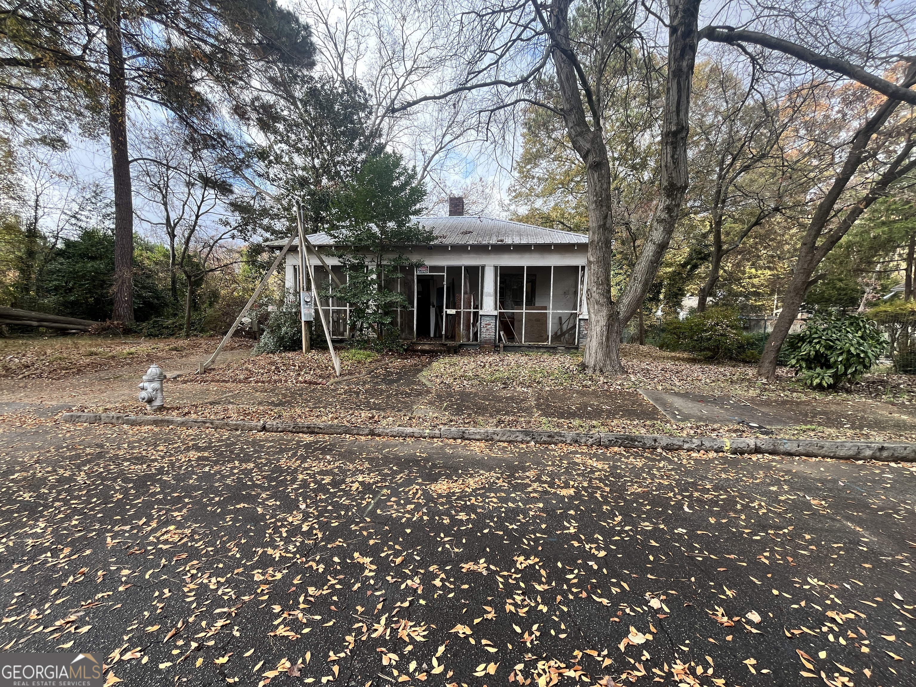 730 Glass Street Northwest Atlanta, GA 30318 - Photo 26 of 50 a view of a house with a backyard