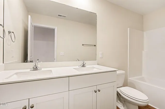 $319,950 | 45 East Emily Gardens Drive, Selma, NC 27576