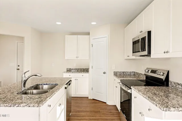 $319,950 | 45 East Emily Gardens Drive, Selma, NC 27576