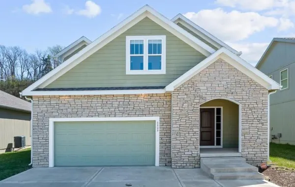 $430,000 | 6809 Prairie Lane, Parkville, MO 64152