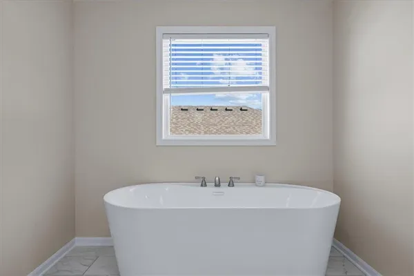 $430,000 | 6809 Prairie Lane, Parkville, MO 64152