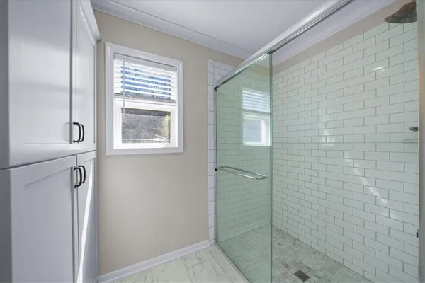 $430,000 | 6809 Prairie Lane, Parkville, MO 64152