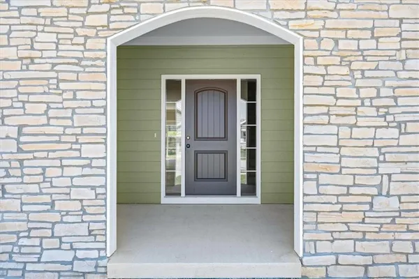 $430,000 | 6809 Prairie Lane, Parkville, MO 64152