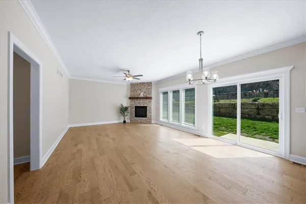 $430,000 | 6809 Prairie Lane, Parkville, MO 64152