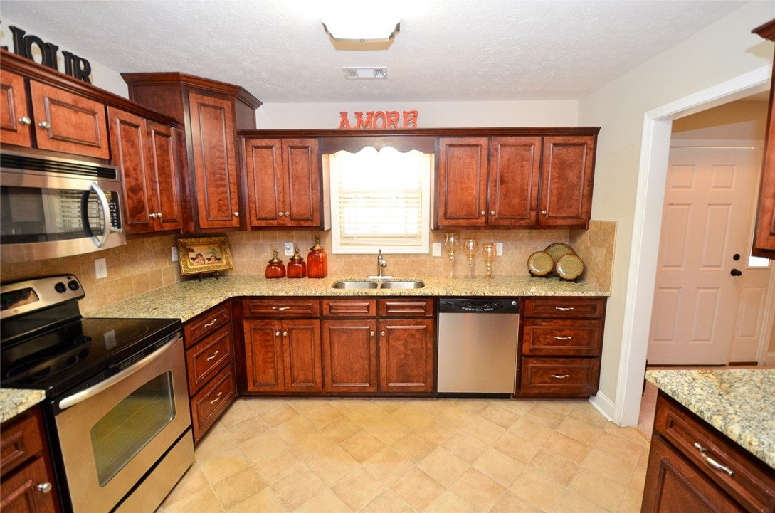237 Lee Road Salem, AL 36874 - Photo 4 of 27 Gallery Image 4