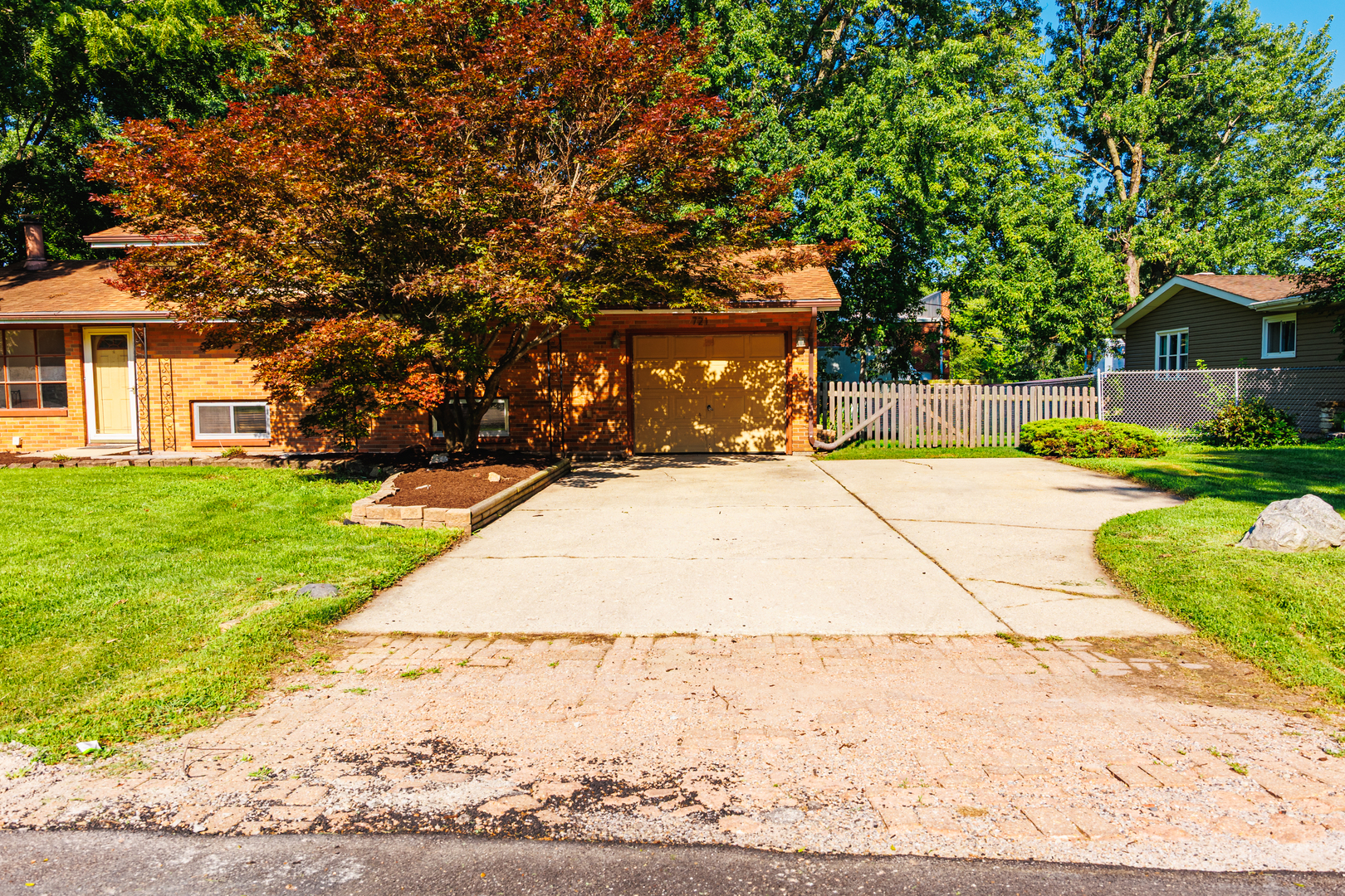 721 Helene Street Shorewood, IL 60404 - Photo 3 of 37