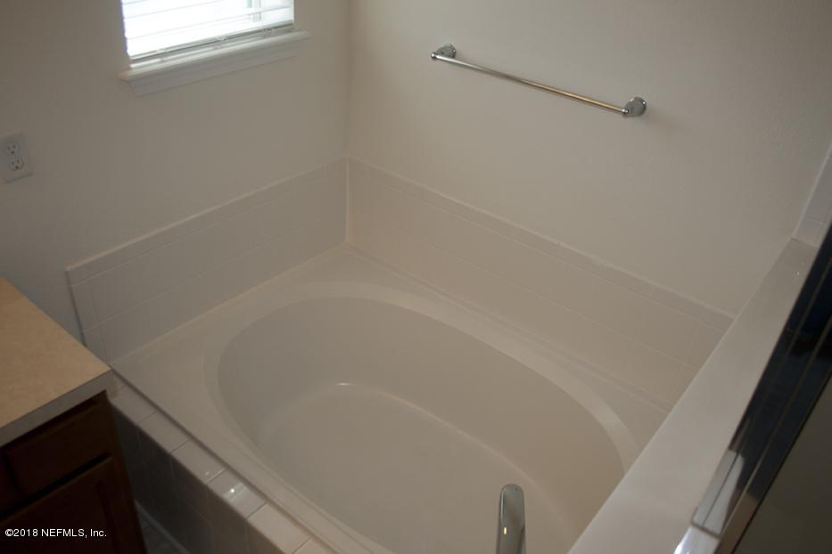 16313 Tisons Bluff Road Jacksonville, FL 32218 - Photo 36 of 73 Master tub