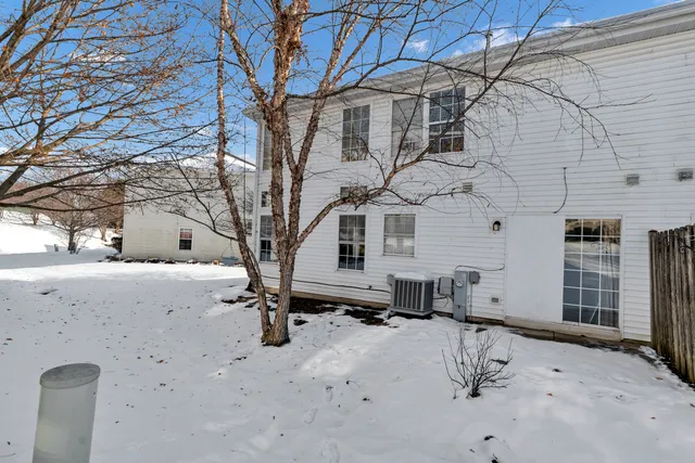 $280,000 | 460 Lancaster Drive, Pingree Grove, IL 60140