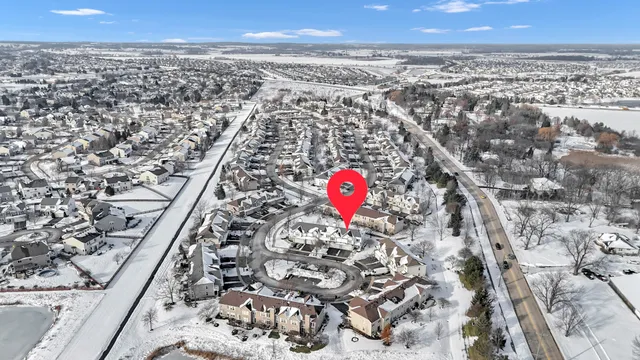 $280,000 | 460 Lancaster Drive, Pingree Grove, IL 60140