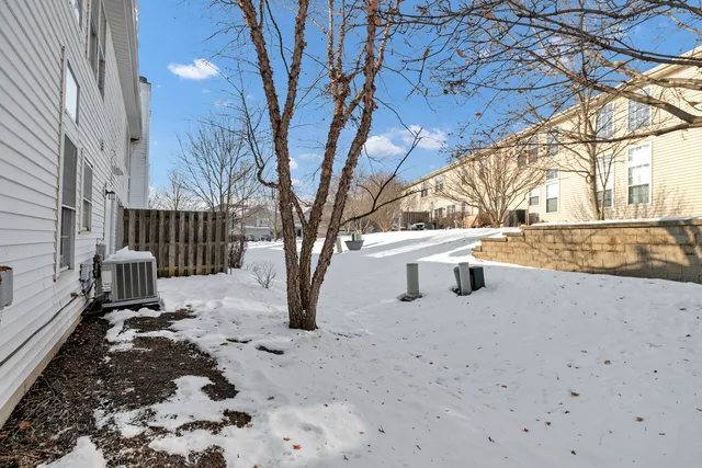 $280,000 | 460 Lancaster Drive, Pingree Grove, IL 60140