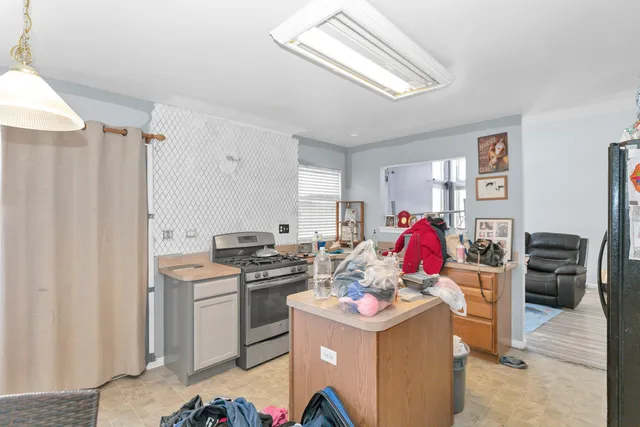 $280,000 | 460 Lancaster Drive, Pingree Grove, IL 60140