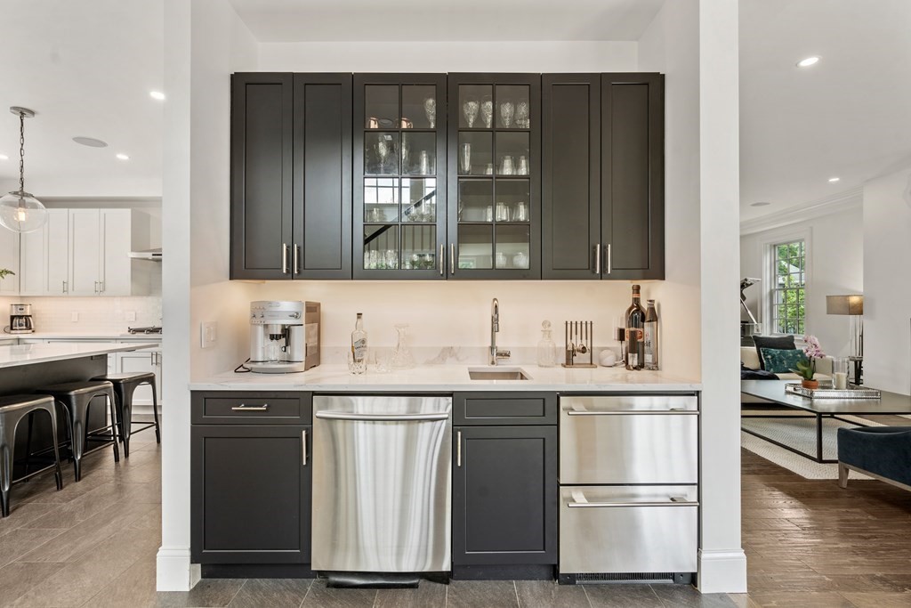 8 Rutledge Street Boston, MA 02132 - Photo 4 of 12