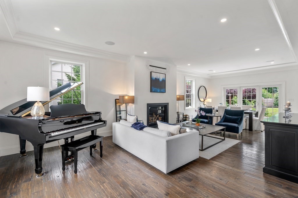 8 Rutledge Street Boston, MA 02132 - Photo 6 of 12