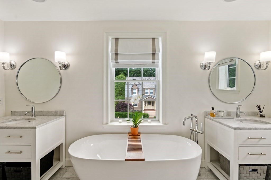 8 Rutledge Street Boston, MA 02132 - Photo 10 of 12