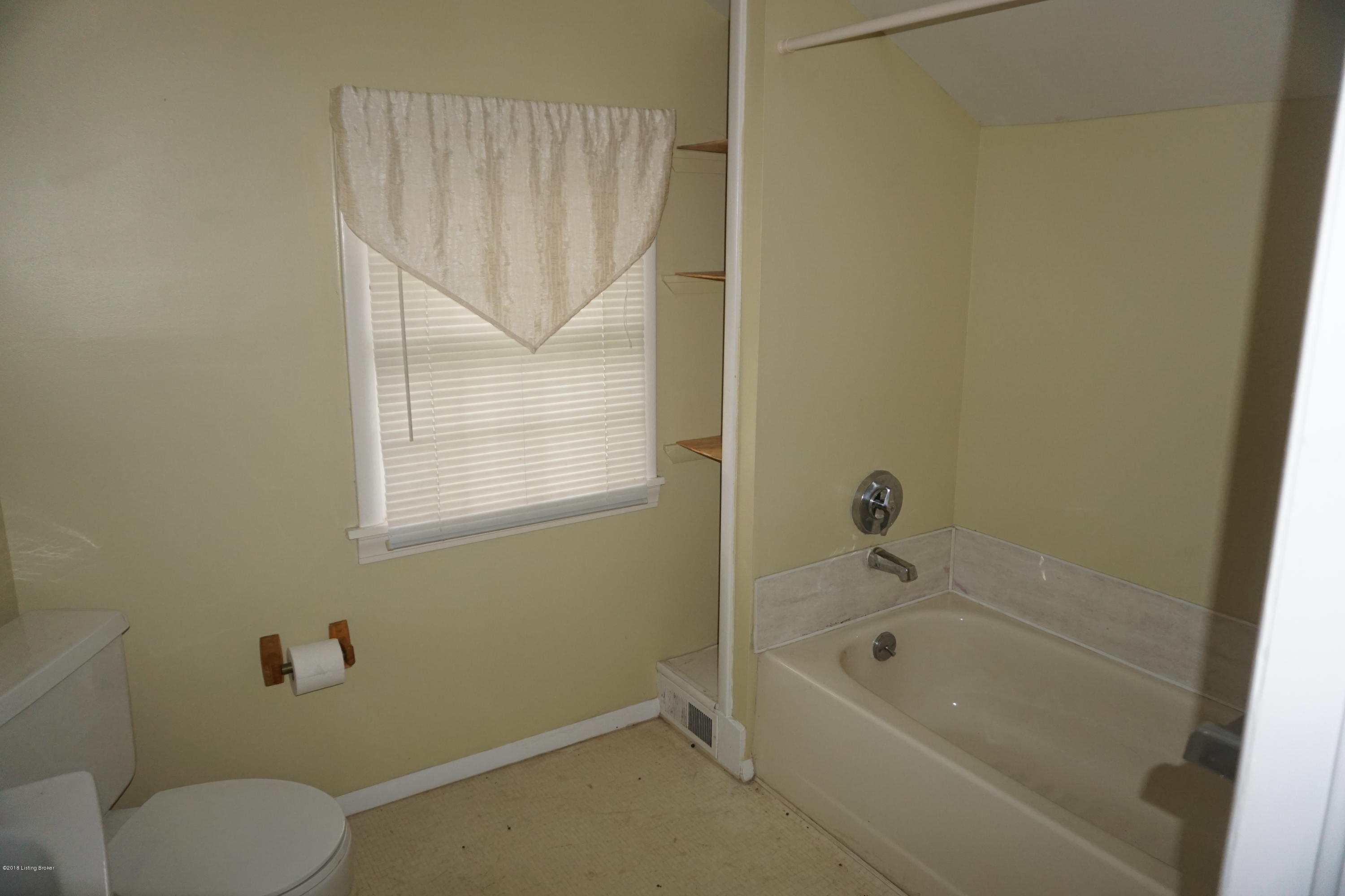 215 Wood Road Louisville, KY 40222 - Photo 16 of 18 DSC02082