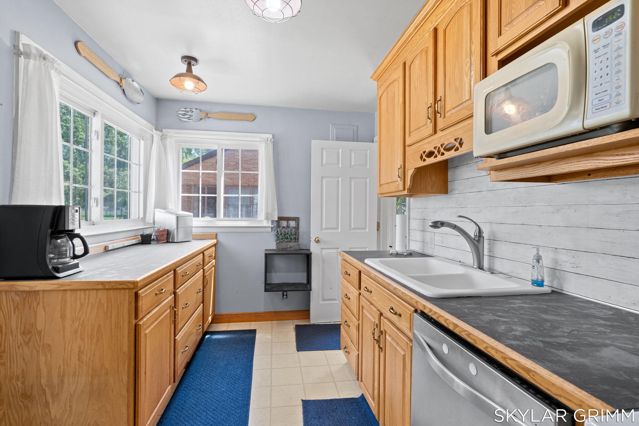 701 Fowler Street Muskegon, MI 49445 - Photo 9 of 30 9-web-or-mls-Project_20260706_2851