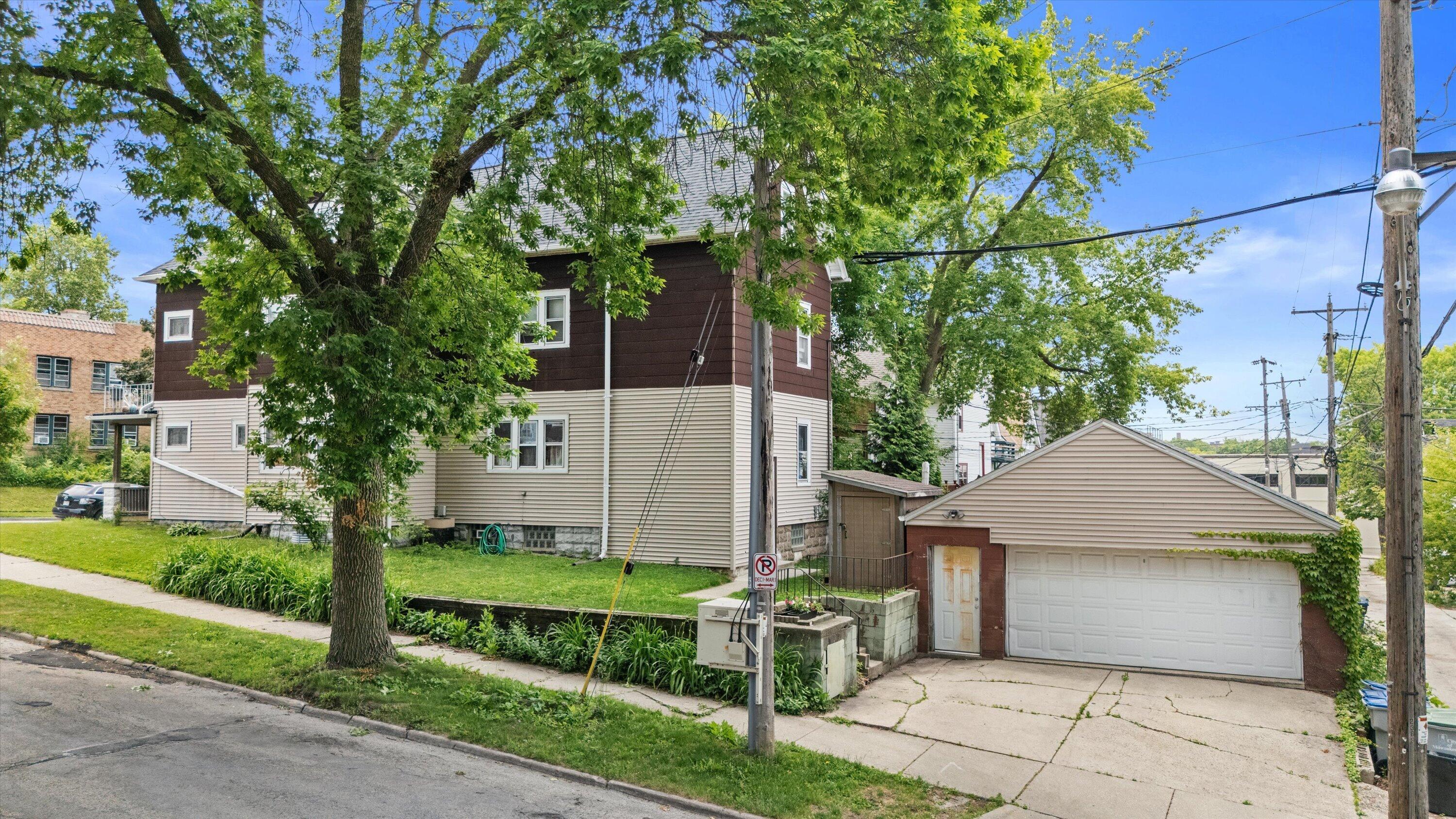 226 East Smith Street, Unit 228 Milwaukee, WI 53207 - Photo 29 of 39 Side View