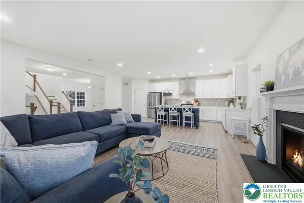 $799,900 | 4929 Farrcroft Drive, Unit 83B, Easton, PA 18040