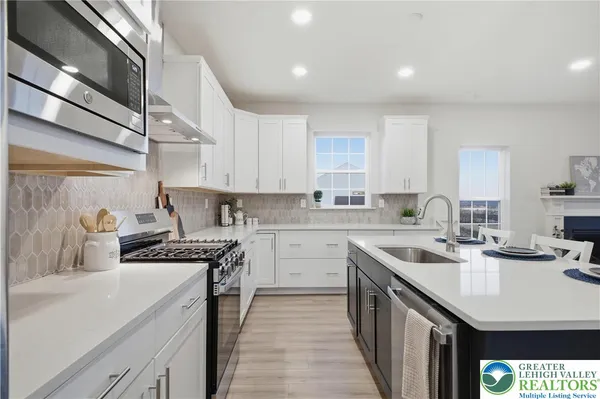 $799,900 | 4929 Farrcroft Drive, Unit 83B, Easton, PA 18040