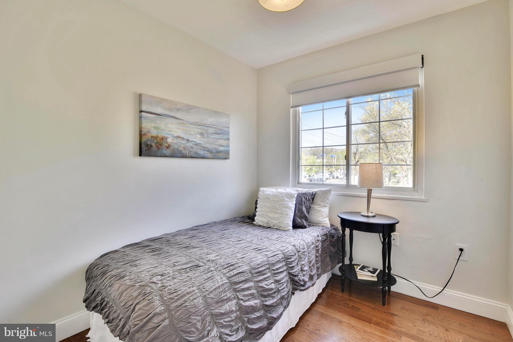 51 West Reed Avenue Alexandria, VA 22305 - Photo 15 of 30 Third bedroom on upper level