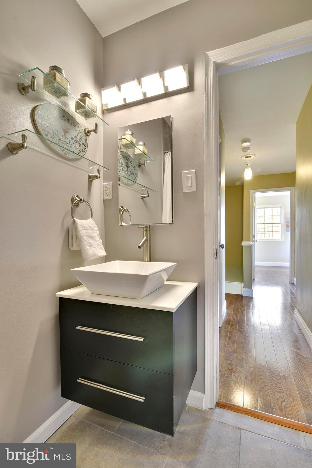 51 West Reed Avenue Alexandria, VA 22305 - Photo 16 of 30 Modern, full bath on upper level