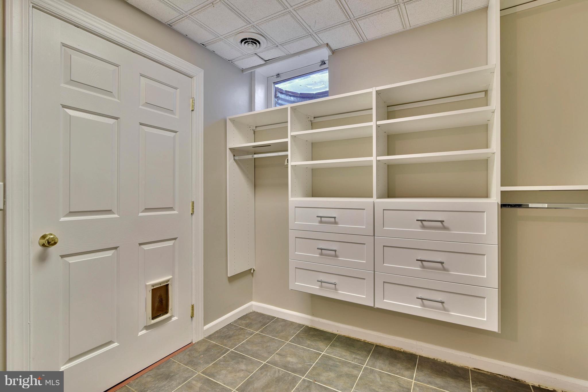 51 West Reed Avenue Alexandria, VA 22305 - Photo 20 of 30 Mud room with storage system