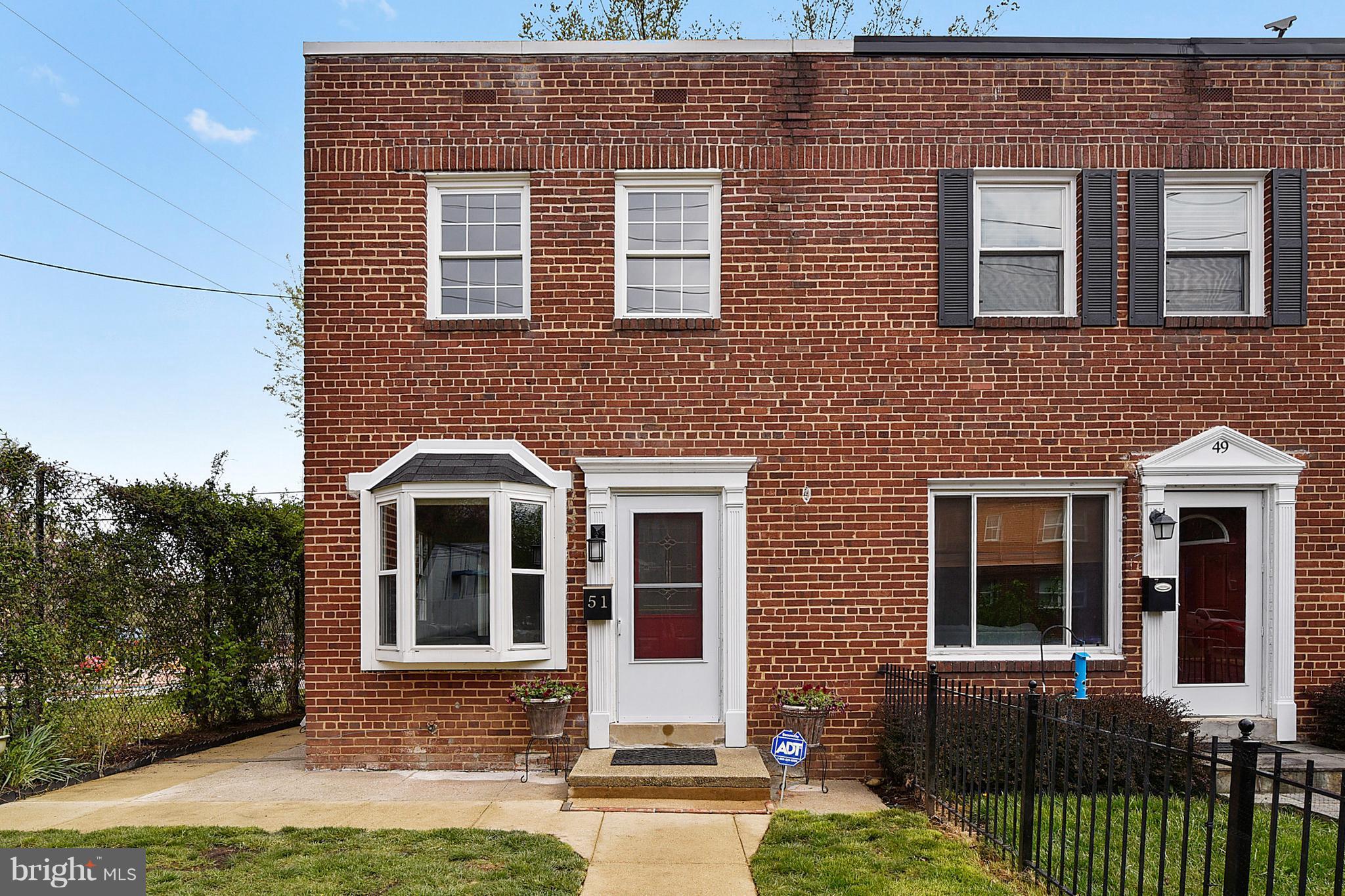 51 West Reed Avenue Alexandria, VA 22305 - Photo 3 of 30 Welcome to 51 W Reed in Hume Springs