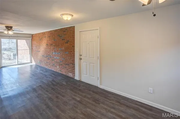 $2,000 | 1926 Hunting Lake Court, Unit 103, St. Louis, MO 63122