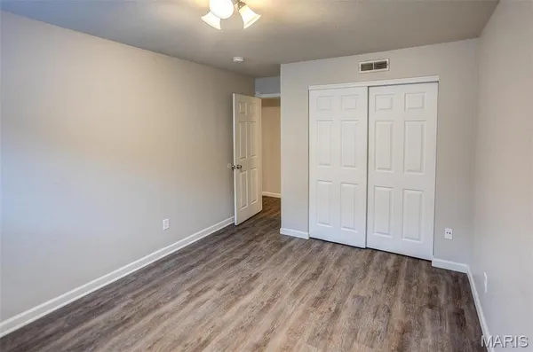 $2,000 | 1926 Hunting Lake Court, Unit 103, St. Louis, MO 63122