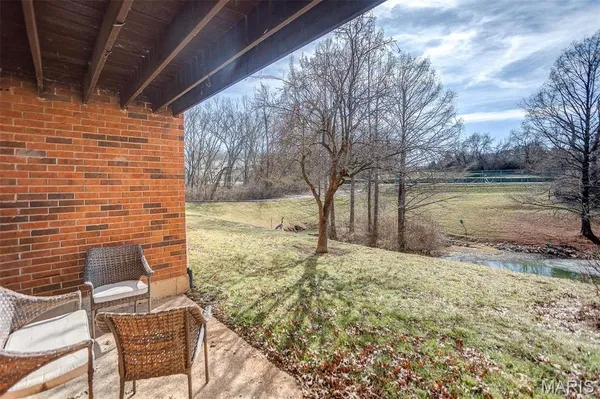$2,000 | 1926 Hunting Lake Court, Unit 103, St. Louis, MO 63122