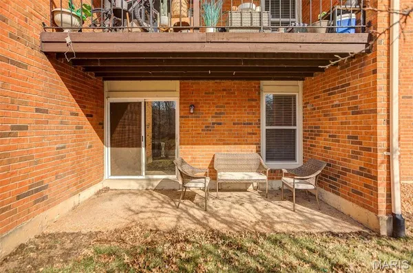 $2,000 | 1926 Hunting Lake Court, Unit 103, St. Louis, MO 63122