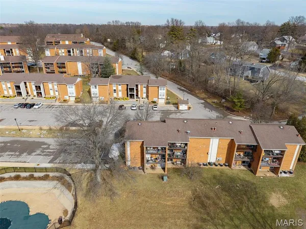 $2,000 | 1926 Hunting Lake Court, Unit 103, St. Louis, MO 63122