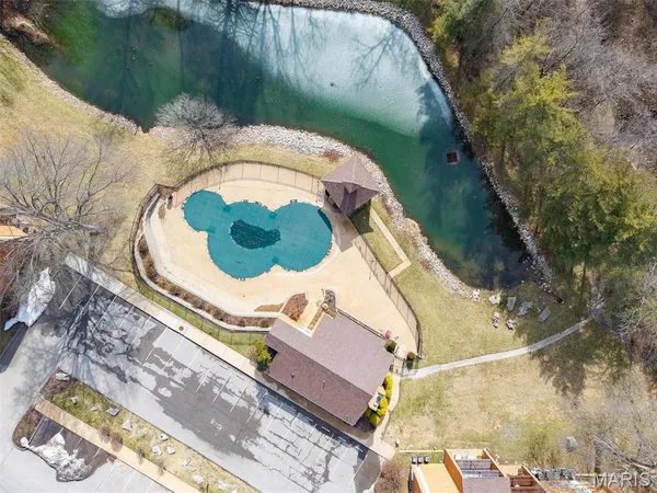 $2,000 | 1926 Hunting Lake Court, Unit 103, St. Louis, MO 63122