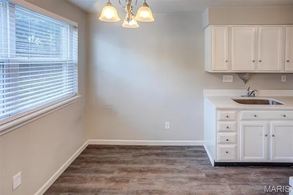 $2,000 | 1926 Hunting Lake Court, Unit 103, St. Louis, MO 63122