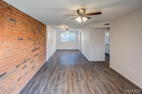 $2,000 | 1926 Hunting Lake Court, Unit 103, St. Louis, MO 63122
