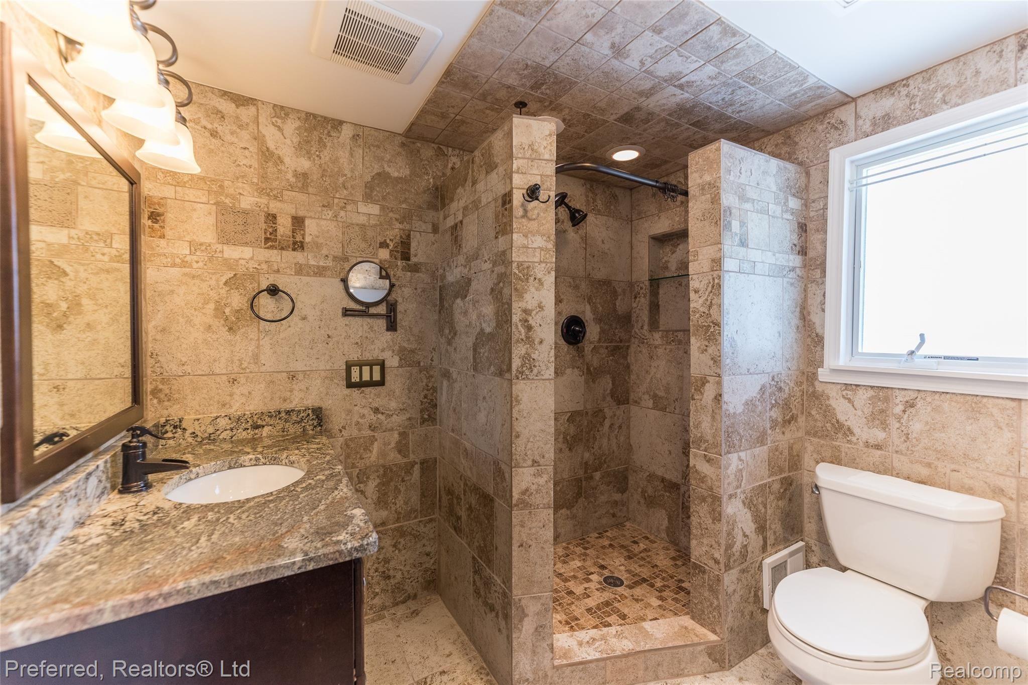 48722 Willis Road Belleville, MI 48111 - Photo 16 of 35 DSC_7047.jpg