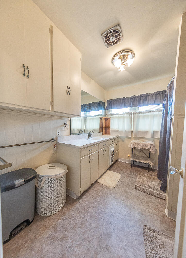 1718 28th Street Lubbock, TX 79411 - Photo 17 of 23 2L9A1428
