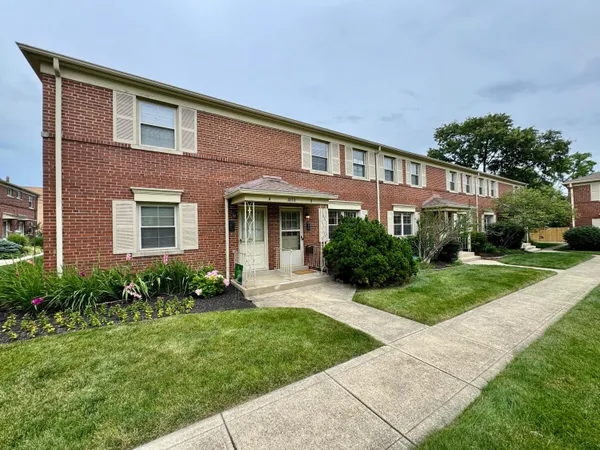 $244,000 | 1870 Northwest Boulevard, Unit 8B, Columbus, OH 43212