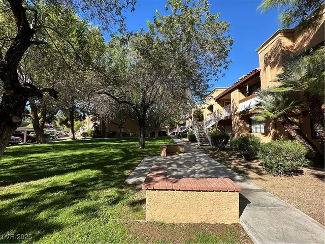 $1,195 | 5142 South Jones Boulevard, Unit 102, Las Vegas, NV 89118