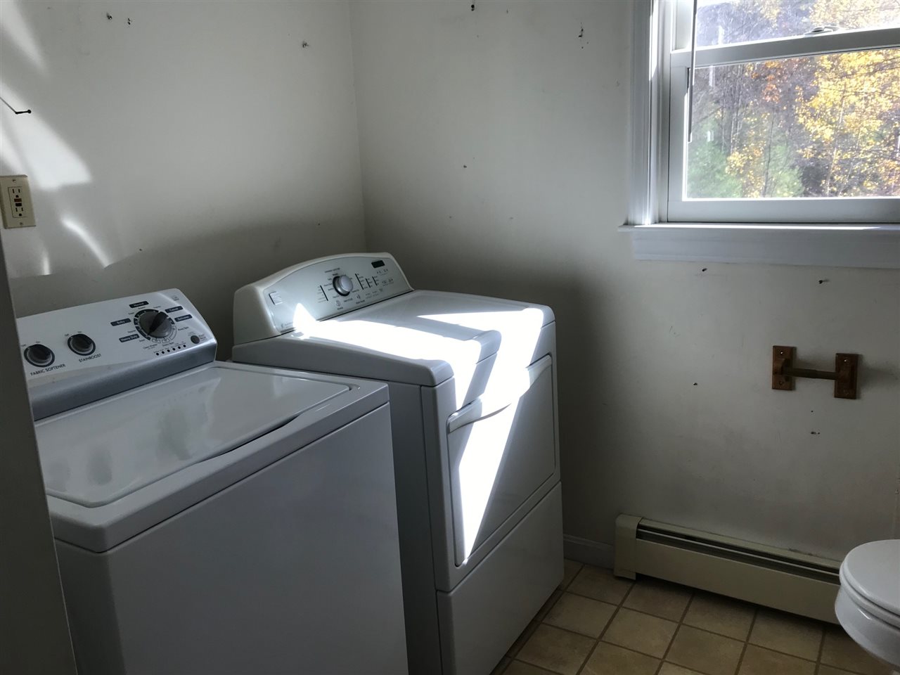 48 Hook Road Auburn, NH 03032 - Photo 12 of 18