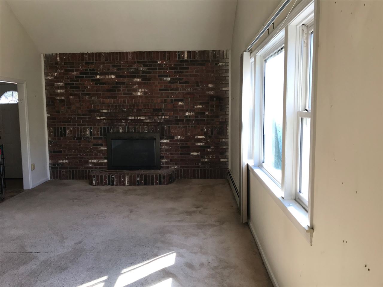 48 Hook Road Auburn, NH 03032 - Photo 5 of 18