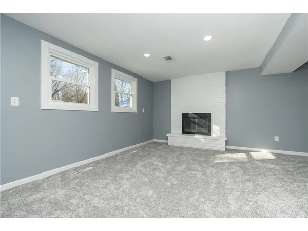 $549,800 | 300 Viking Drive, Mankato, MN 56001