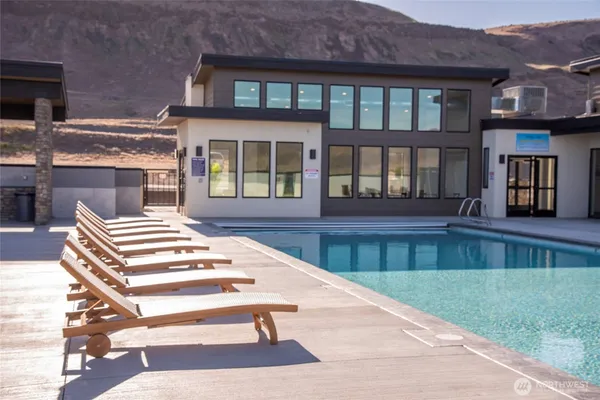 $859,950 | 40 Chinook Drive, Vantage, WA 98950